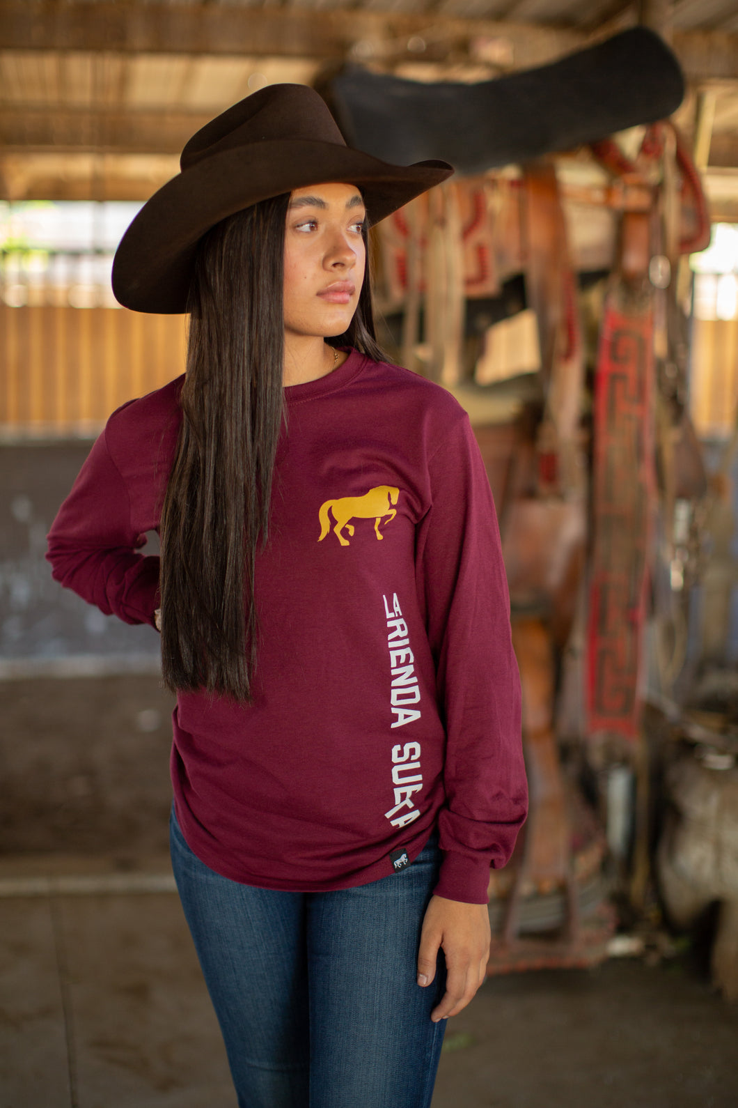 La Rienda Suelta Brand Rider Long Sleeve T-Shirt (BURGUNDY)