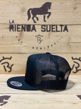 Cargar imagen en el visor de la galería, Official La Rienda Suelta Gold Round Patch Snapback Cap
